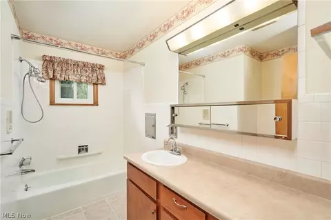 Bath - 2620 Appletree Rd, Copley, OH 44321 photo 1 of 2