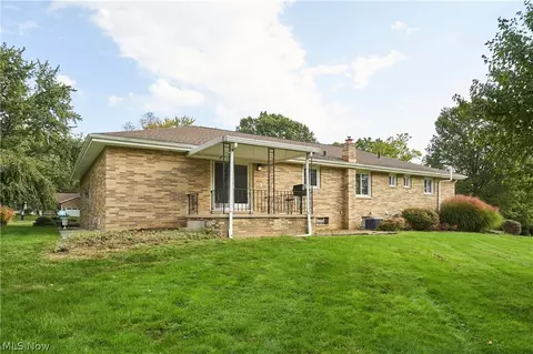 Exterior - 2620 Appletree Rd, Copley, OH 44321 photo 4 of 8