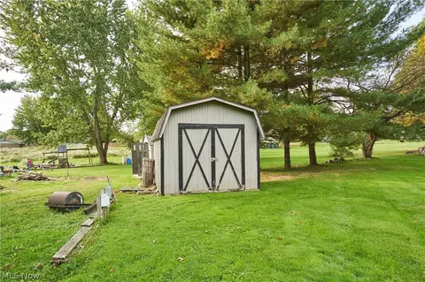 Exterior - 2620 Appletree Rd, Copley, OH 44321 photo 6 of 8