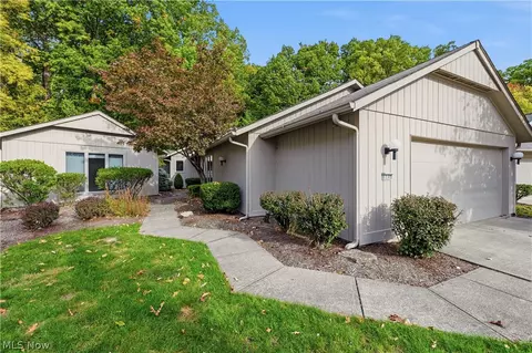 12302 Kronos Ct, Strongsville, OH 44149