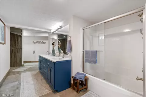 Bath - 2528 Baum St SE, Canton, OH 44707 photo 5 of 6