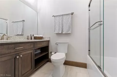 Bath - 2528 Baum St SE, Canton, OH 44707 photo 1 of 6