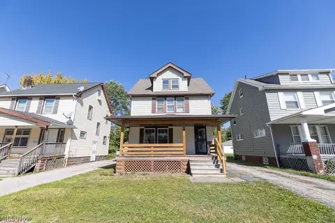 12913 Thornhurst Ave, Garfield Heights, OH 44105