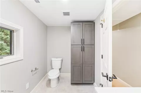 Bath - 29437 Eddy Rd, Willoughby Hills, OH 44092 photo 8 of 8