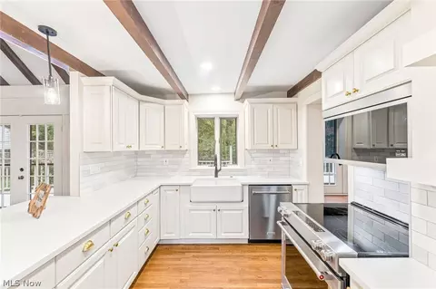 Kitchen - 29437 Eddy Rd, Willoughby Hills, OH 44092 photo 2 of 4