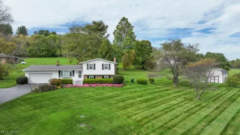 8069 Goodrich Rd SW, Navarre, OH 44662