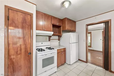Kitchen - 28775 Hazel Ave, Wickliffe, OH 44092 photo 3 of 3