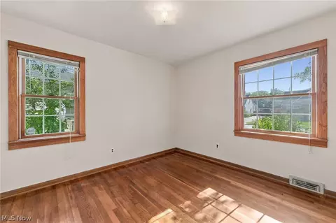 Bedroom - 28775 Hazel Ave, Wickliffe, OH 44092 photo 1 of 3