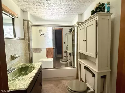 Bath - 858 Independence Ave, Akron, OH 44310 photo 2 of 2
