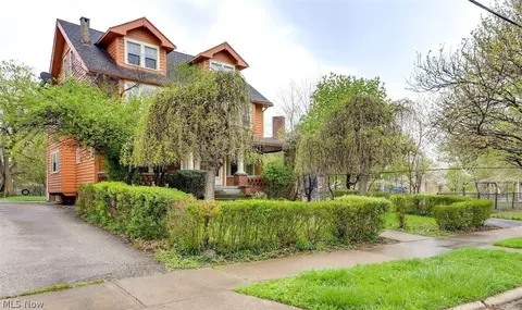 2580 Colchester Rd, Cleveland Heights, OH 44106