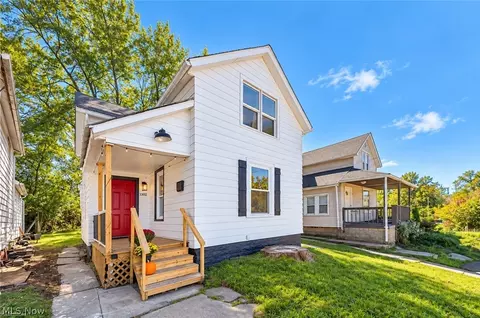 7802 Jones Rd, Cleveland, OH 44105