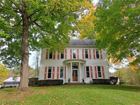 140 East St, Lore City, OH 43755