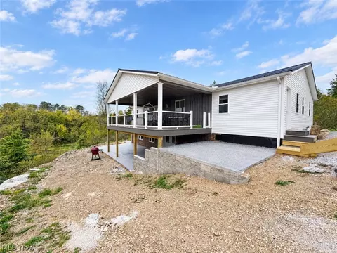 6272 Salineville Rd NE, Mechanicstown, OH 44651