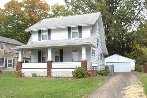 1031 Sackett Ave, Cuyahoga Falls, OH 44221