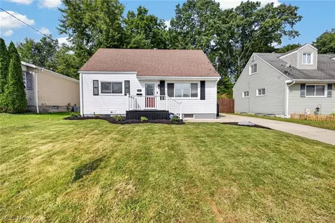 558 Alaho St, Akron, OH 44305