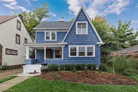 2092 Hampstead Rd, Cleveland Heights, OH 44118