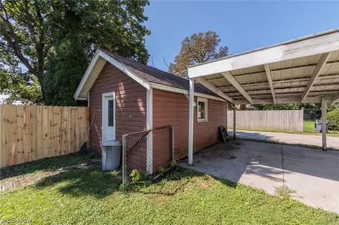 Exterior - 1521 Campbell St, Sandusky, OH 44870 photo 5 of 7
