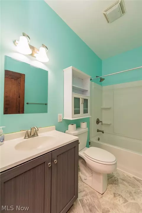 Bath - 1521 Campbell St, Sandusky, OH 44870 photo 1 of 2