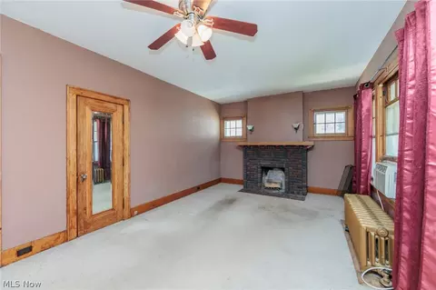 Living - 1521 Campbell St, Sandusky, OH 44870 photo 7 of 9