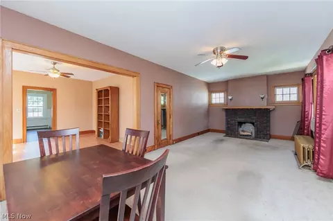 Living - 1521 Campbell St, Sandusky, OH 44870 photo 2 of 9