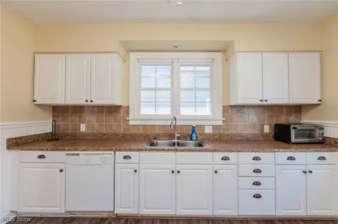 Kitchen - 1521 Campbell St, Sandusky, OH 44870 photo 1 of 3