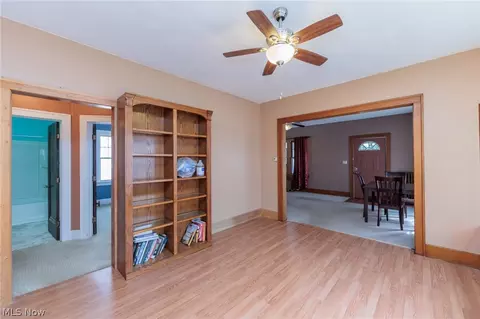 Living - 1521 Campbell St, Sandusky, OH 44870 photo 6 of 9