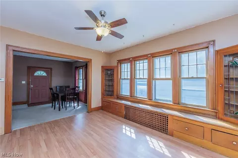 Living - 1521 Campbell St, Sandusky, OH 44870 photo 4 of 9
