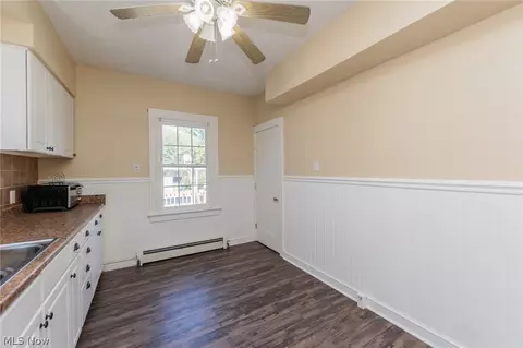 Entry Way - 1521 Campbell St, Sandusky, OH 44870 photo 4 of 10