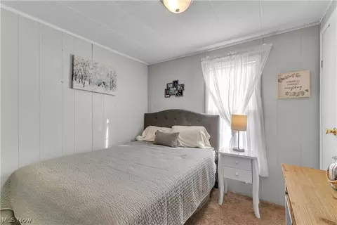 Bedroom - 131 Hickory Cir, Elyria, OH 44035 photo 5 of 6