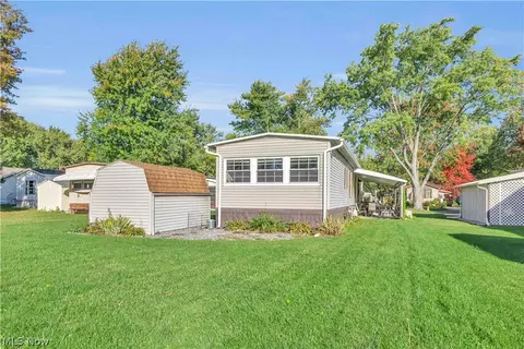 Exterior - 131 Hickory Cir, Elyria, OH 44035 photo 4 of 6
