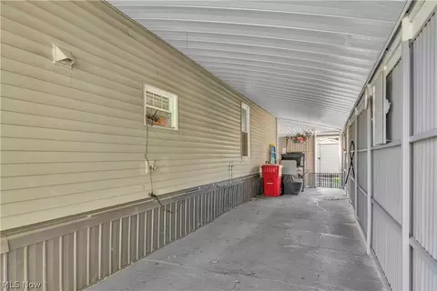 Entry Way - 131 Hickory Cir, Elyria, OH 44035 photo 1 of 1