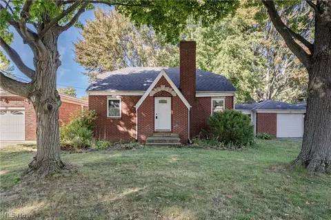 162 Jackson St, Amherst, OH 44001