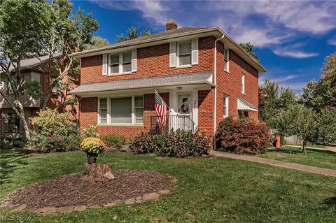 3843 Claridge Oval, University Heights, OH 44118