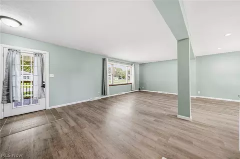 Living - 1209 Union Ave, Ashtabula, OH 44004 photo 3 of 4
