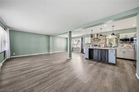 Living - 1209 Union Ave, Ashtabula, OH 44004 photo 1 of 4
