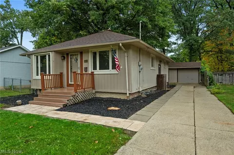 24914 E Oakland, Bay Village, OH 44140