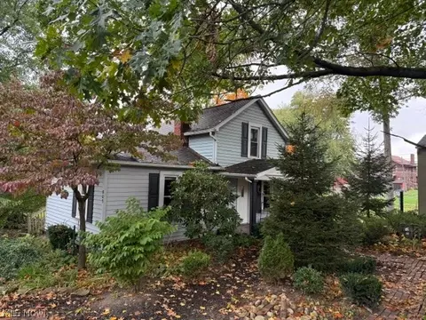 809 Dover Ave, Dover, OH 44622