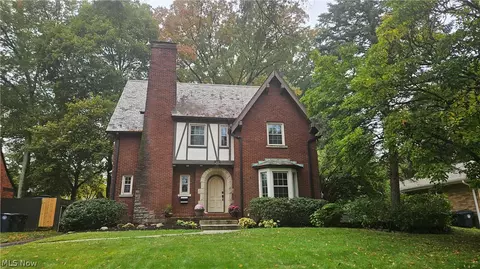 358 Merriman Rd, Akron, OH 44303