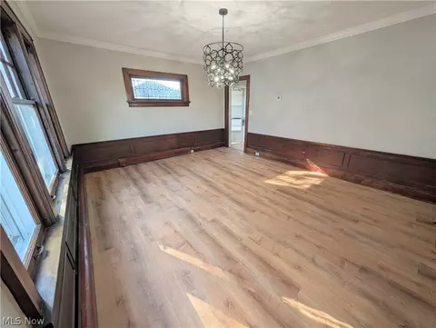 Living - 29 11th St NE, Massillon, OH 44646 photo 3 of 4