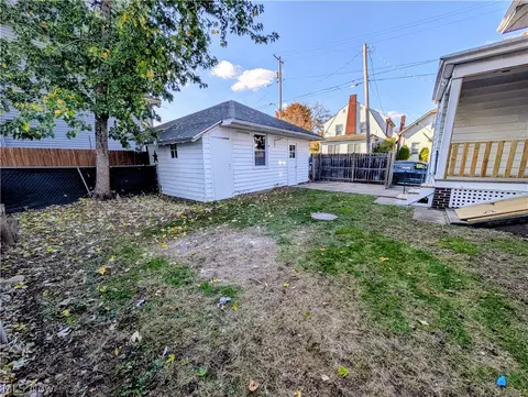 Exterior - 29 11th St NE, Massillon, OH 44646 photo 5 of 6
