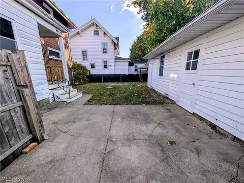 Exterior - 29 11th St NE, Massillon, OH 44646 photo 4 of 6