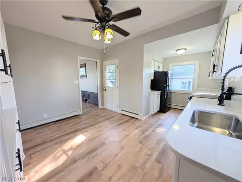 Entry Way - 29 11th St NE, Massillon, OH 44646 photo 3 of 6
