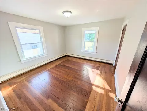 Bedroom - 29 11th St NE, Massillon, OH 44646 photo 2 of 4
