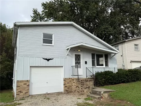 1031 Grant Ave NW, New Philadelphia, OH 44663