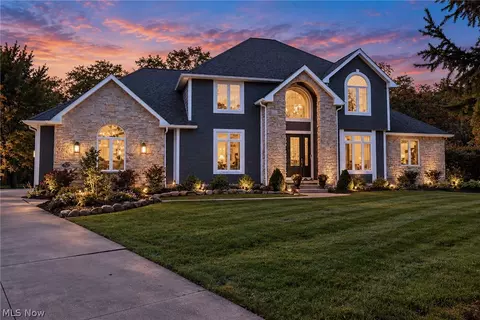 42 Ambrose Dr, Hudson, OH 44236