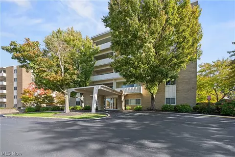 2159 Wooster Rd #45, Rocky River, OH 44116