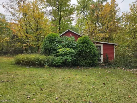 Exterior - 10057 Thwing Rd, Chardon, OH 44024 photo 16 of 19