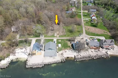 1053 Harborview Dr, Middle Bass, OH 43446