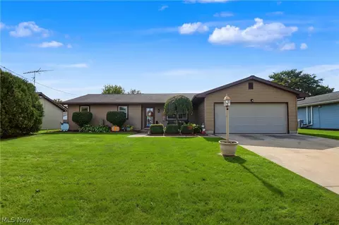 5589 London Dr, Austintown, OH 44515