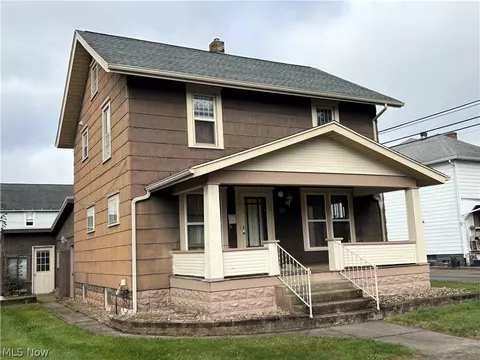 322 6th St NW, New Philadelphia, OH 44663